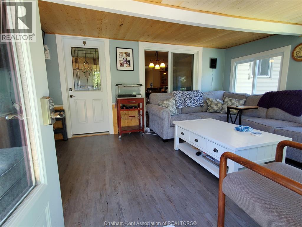 Photo 7 of 40 Thornhill Crescent, Chatham ON