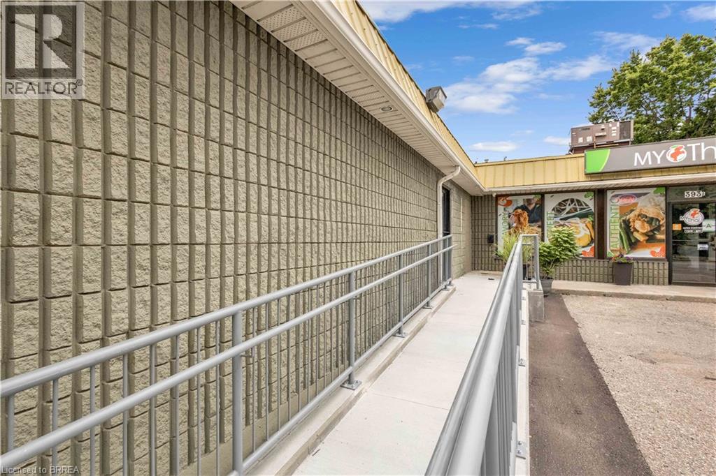 Photo 12 of 393 St Paul Avenue Unit C, Brantford ON