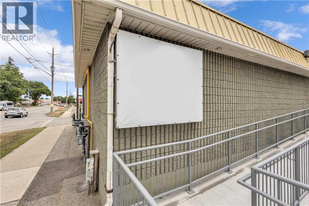 Photo 15 of 393 St Paul Avenue Unit C, Brantford ON
