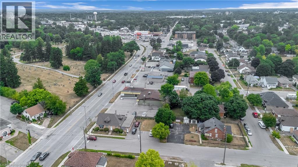 Photo 23 of 393 St Paul Avenue Unit C, Brantford ON