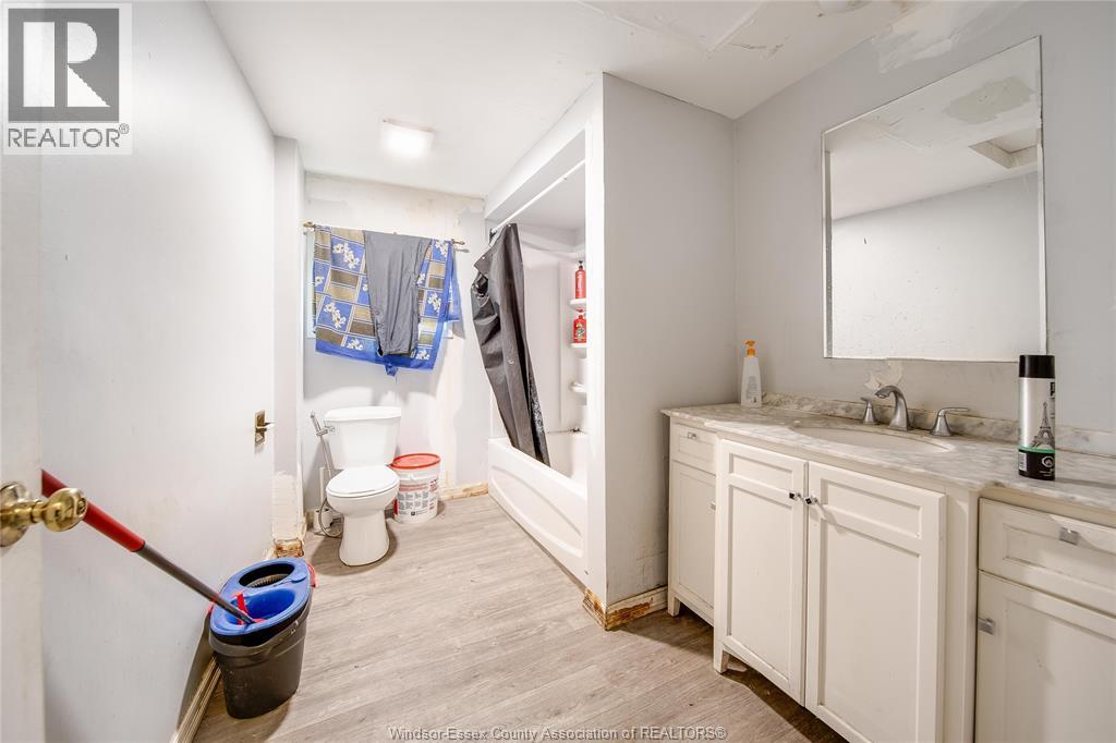 Photo 19 of 736 University Avenue, Windsor ON