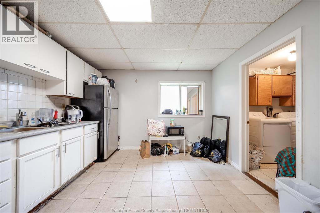 Photo 4 of 736 University Avenue, Windsor ON