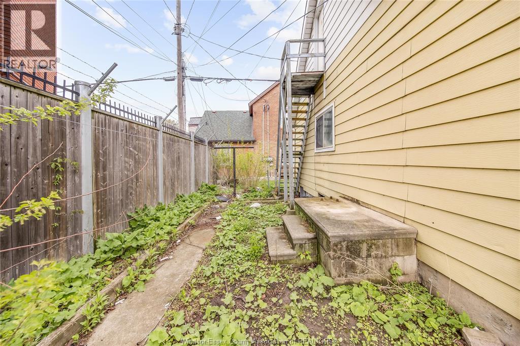 Photo 9 of 736 University Avenue, Windsor ON