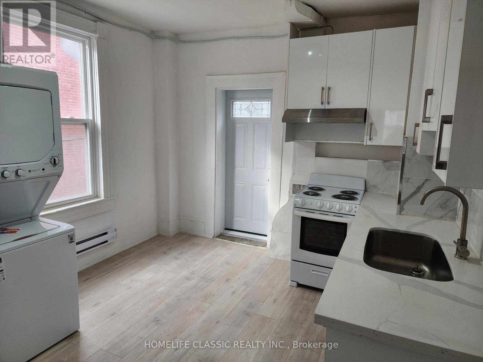 Photo 4 of 1 498 King Street E, Toronto ON