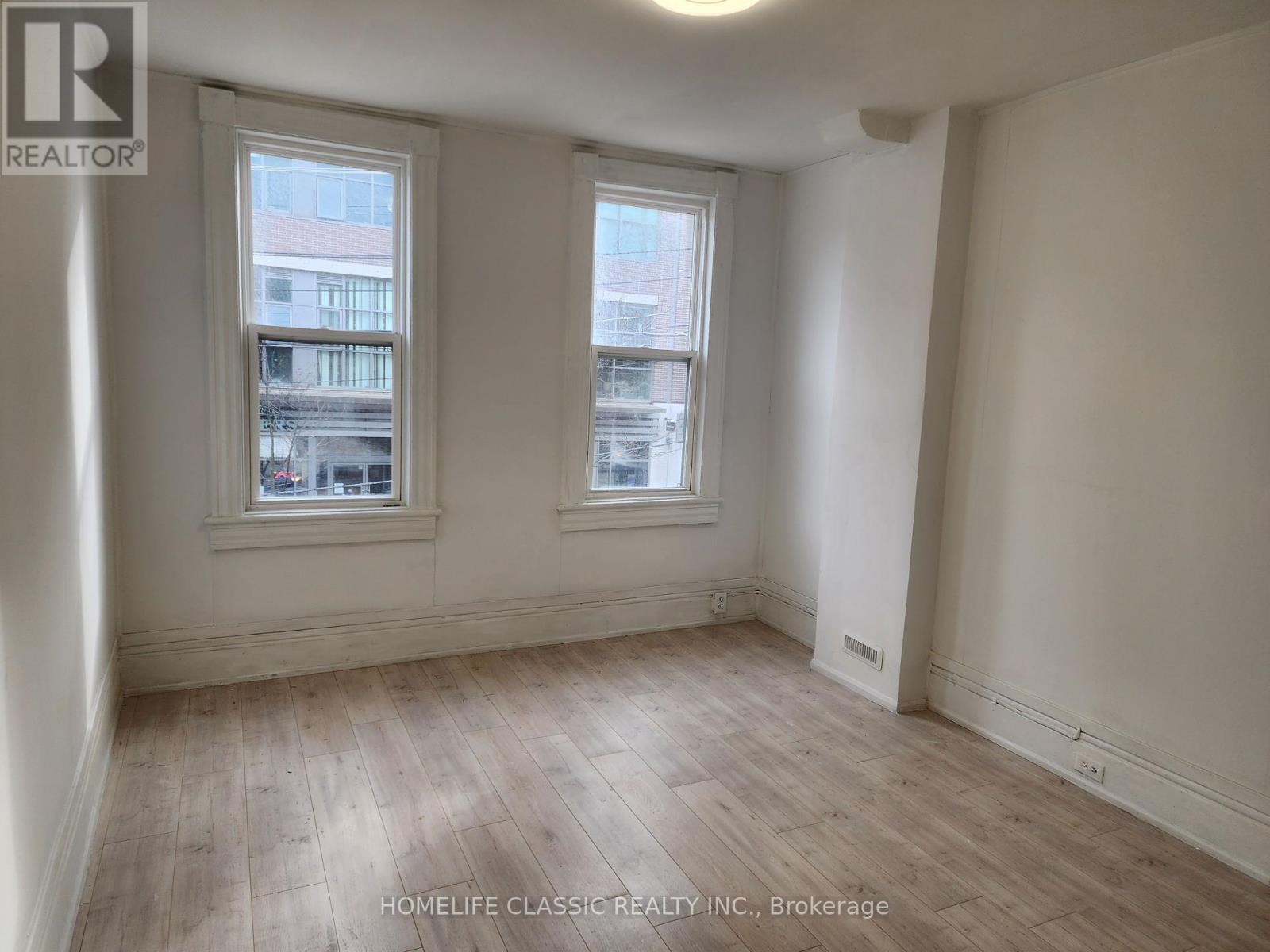 Photo 5 of 1 498 King Street E, Toronto ON