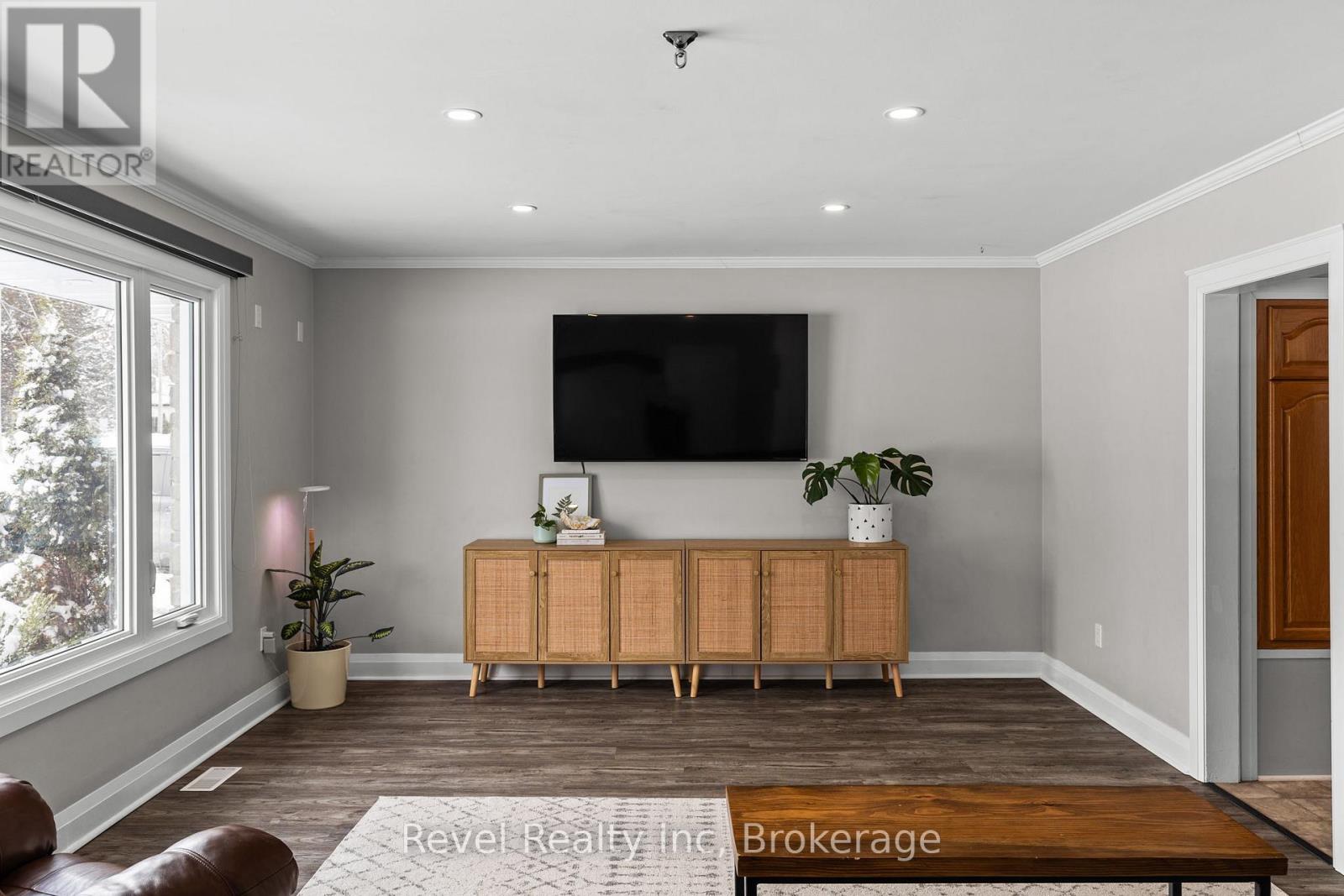 Photo 34 of 21 John Street, Springwater ON