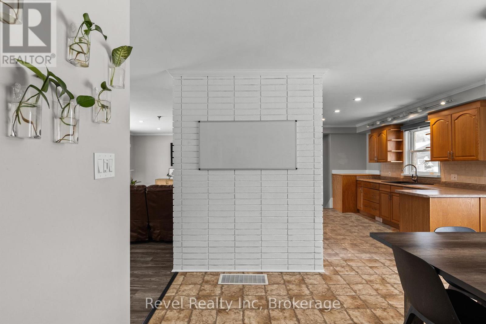 Photo 14 of 21 John Street, Springwater ON