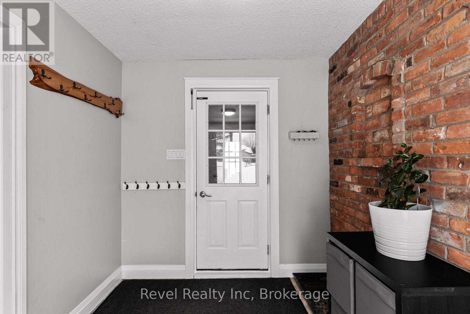 Photo 10 of 21 John Street, Springwater ON