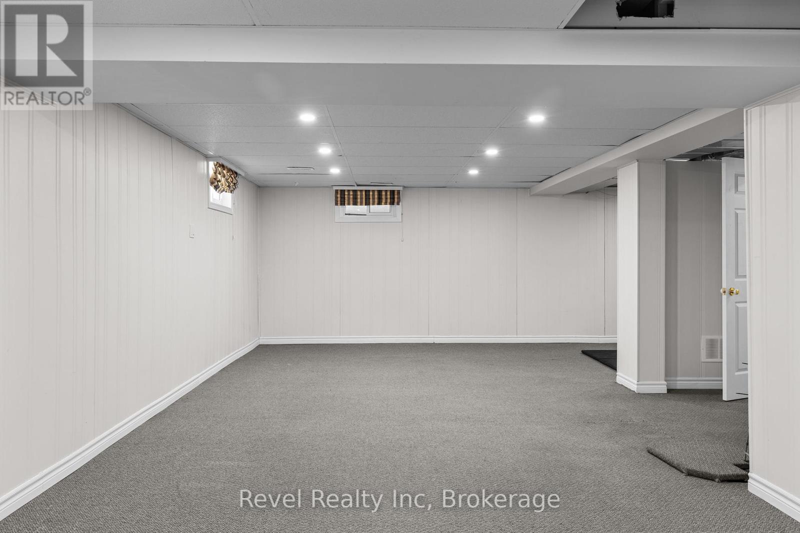 Photo 1 of 21 John Street, Springwater ON