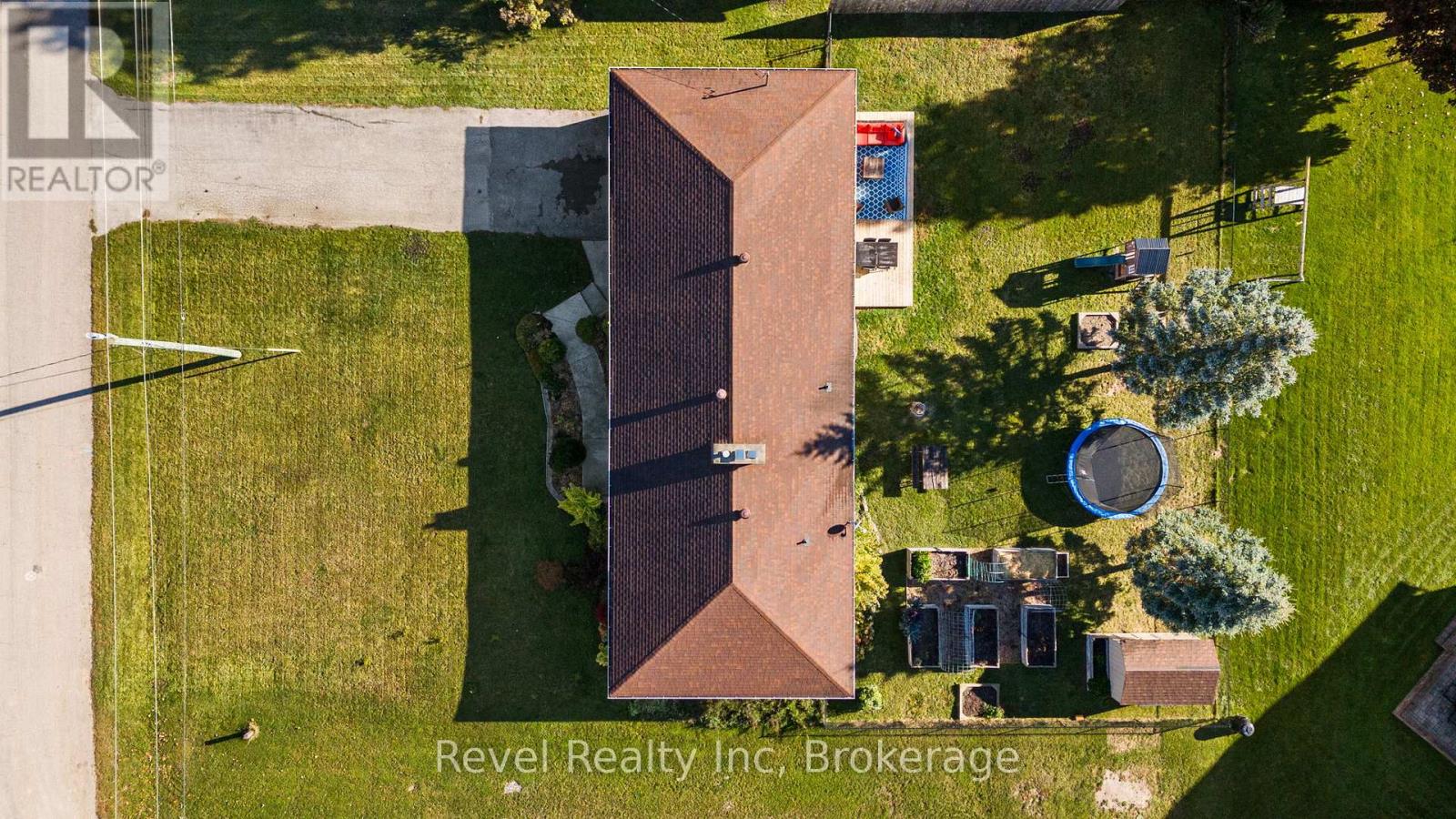 Photo 17 of 21 John Street, Springwater ON
