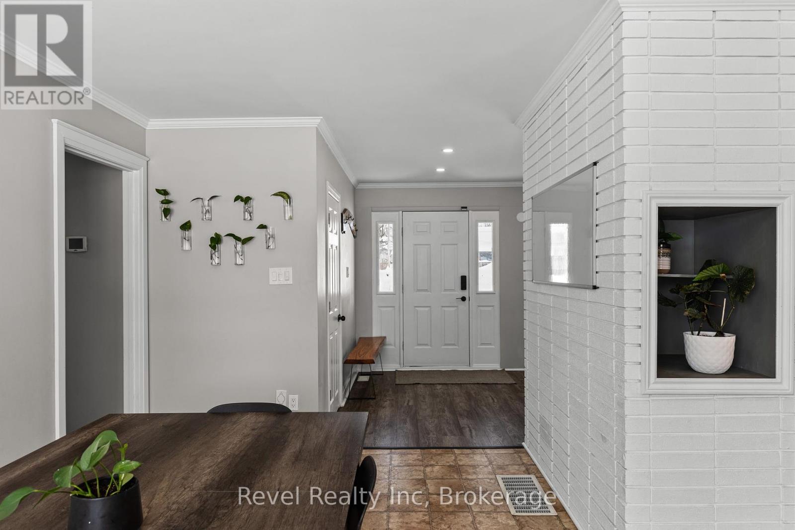Photo 35 of 21 John Street, Springwater ON