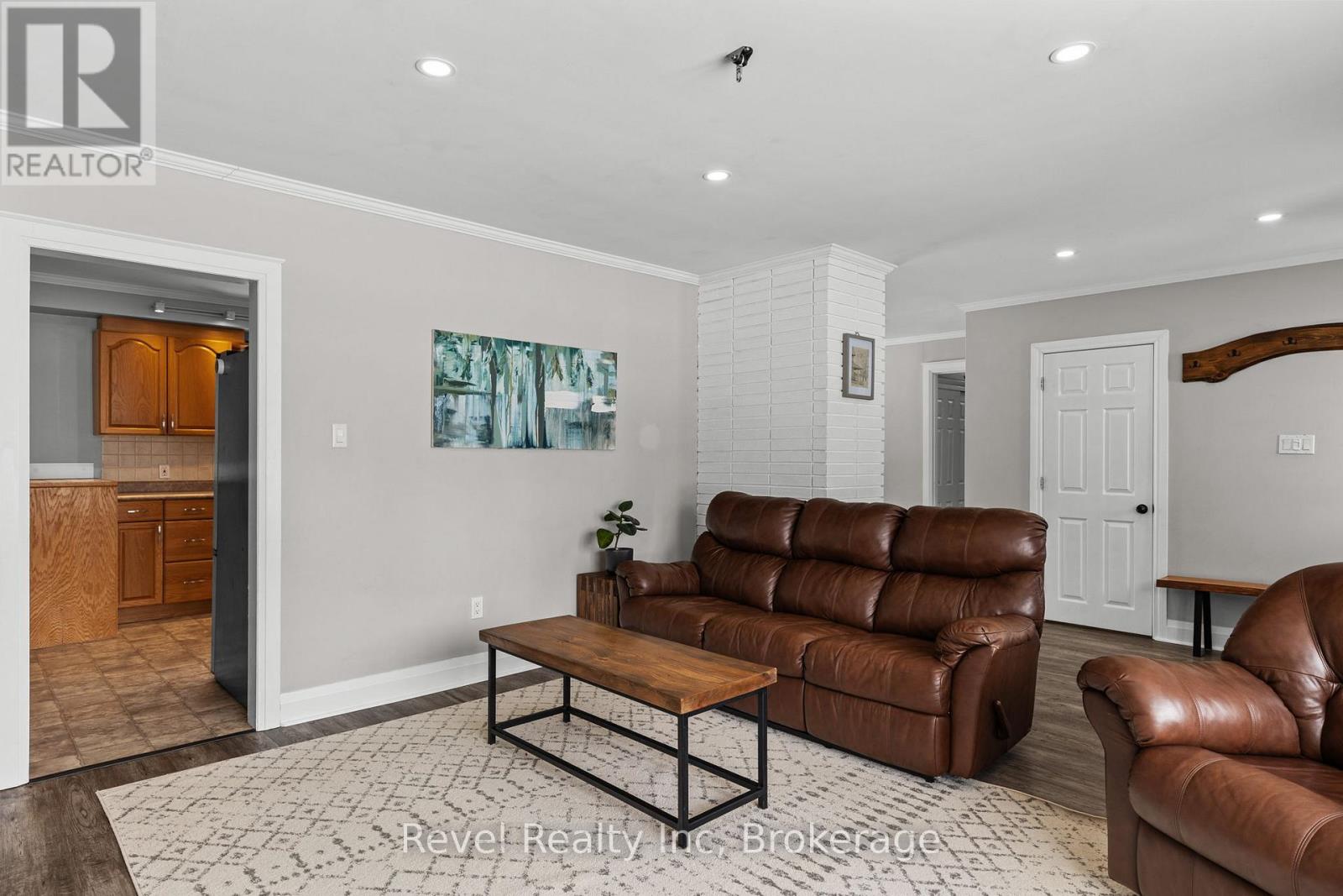 Photo 22 of 21 John Street, Springwater ON