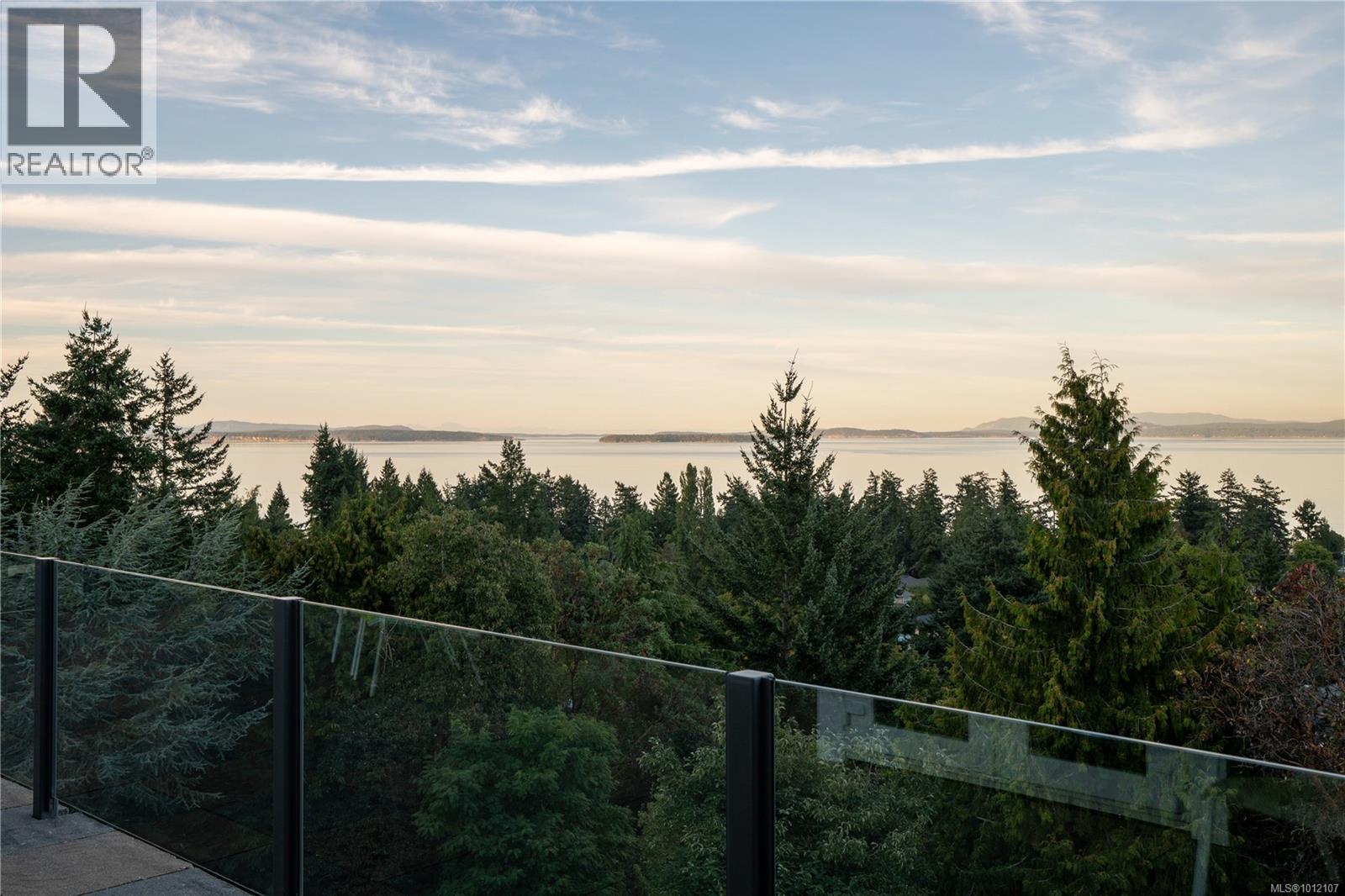 Photo 27 of 970 Seapearl Pl, Saanich BC