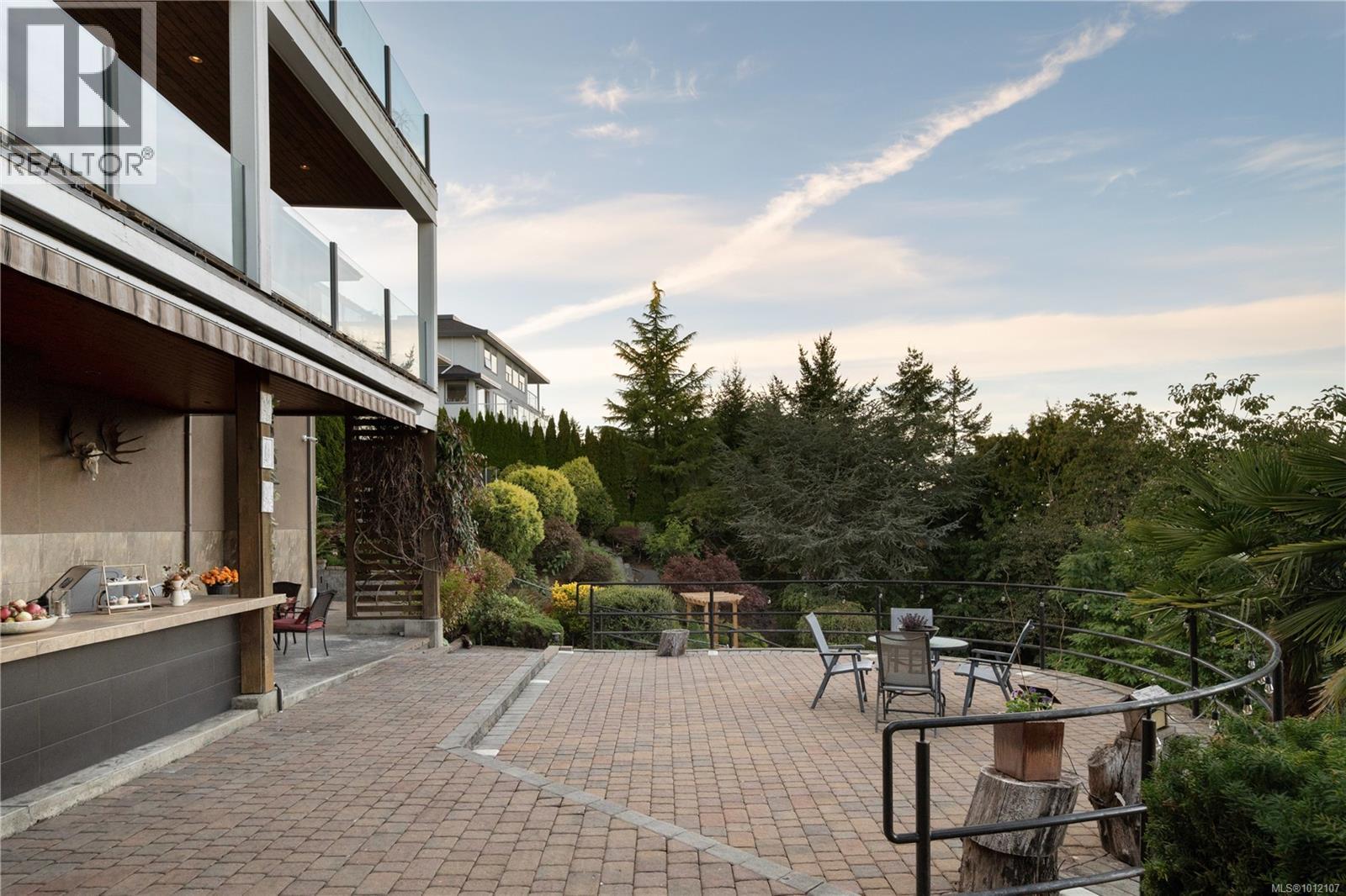 Photo 14 of 970 Seapearl Pl, Saanich BC