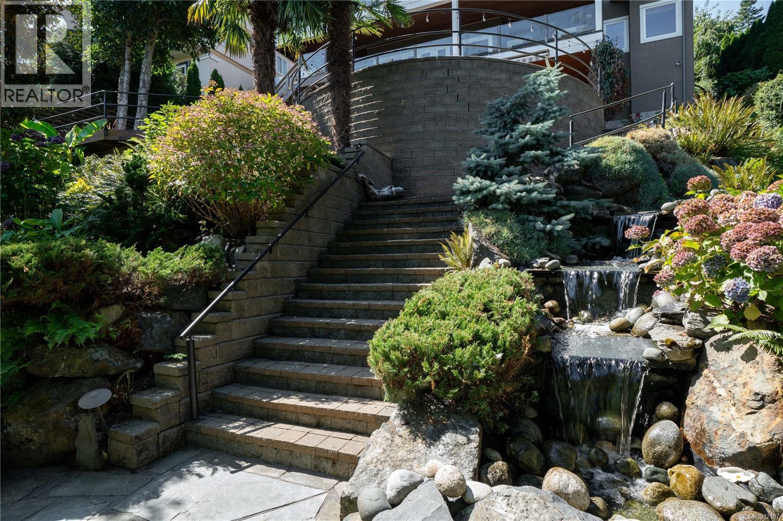 Photo 38 of 970 Seapearl Pl, Saanich BC