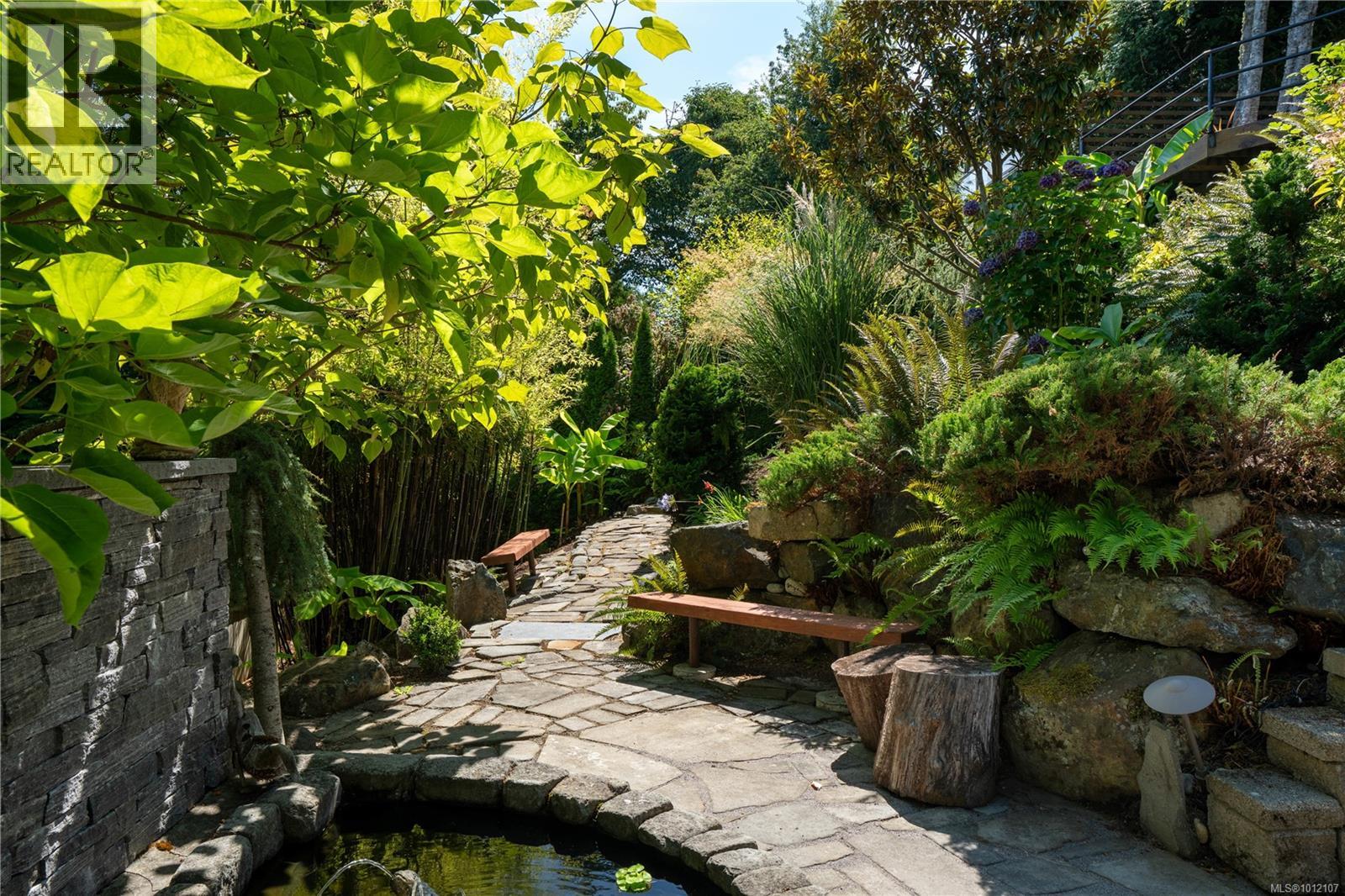 Photo 11 of 970 Seapearl Pl, Saanich BC