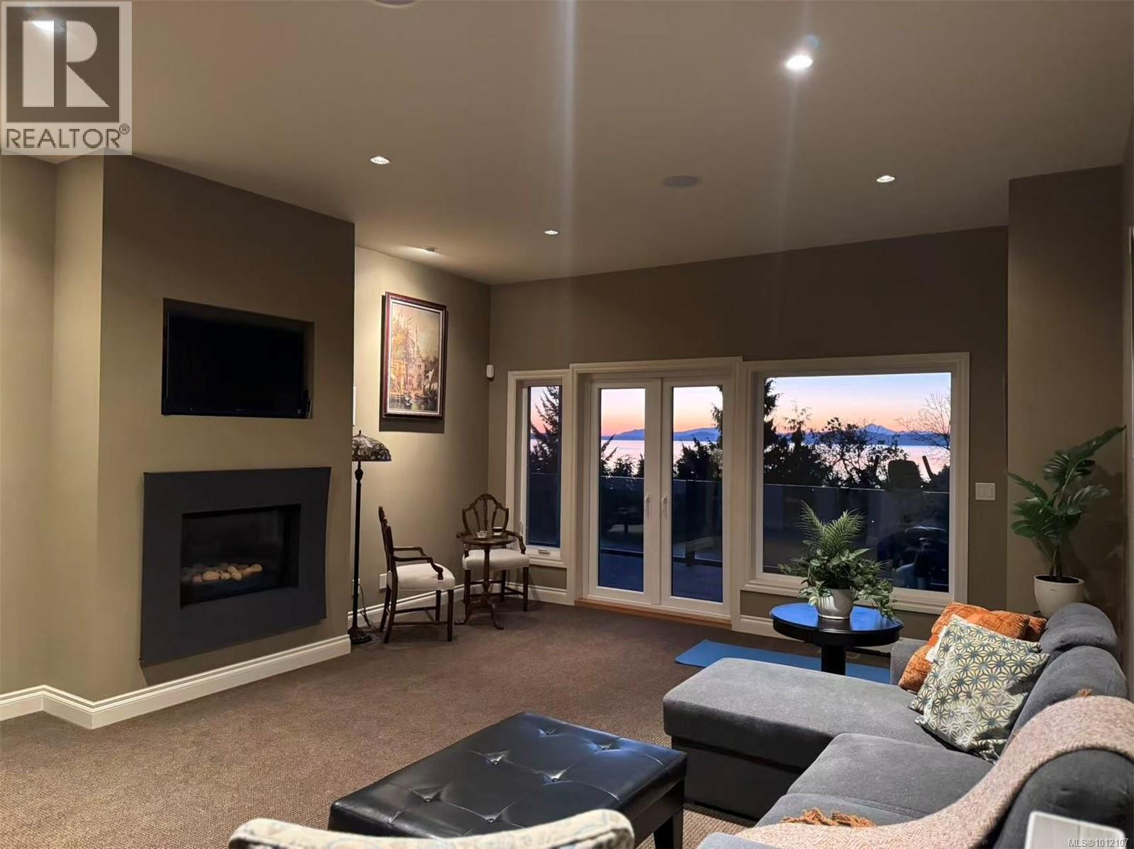 Photo 12 of 970 Seapearl Pl, Saanich BC