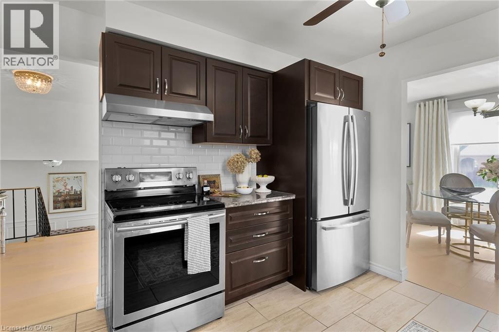 Photo 37 of 567 Queen Victoria Drive, Hamilton ON
