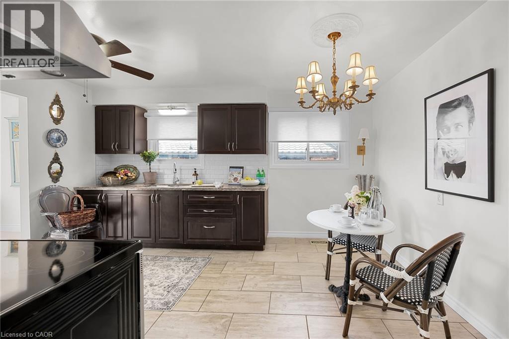 Photo 30 of 567 Queen Victoria Drive, Hamilton ON