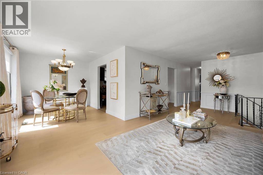 Photo 14 of 567 Queen Victoria Drive, Hamilton ON