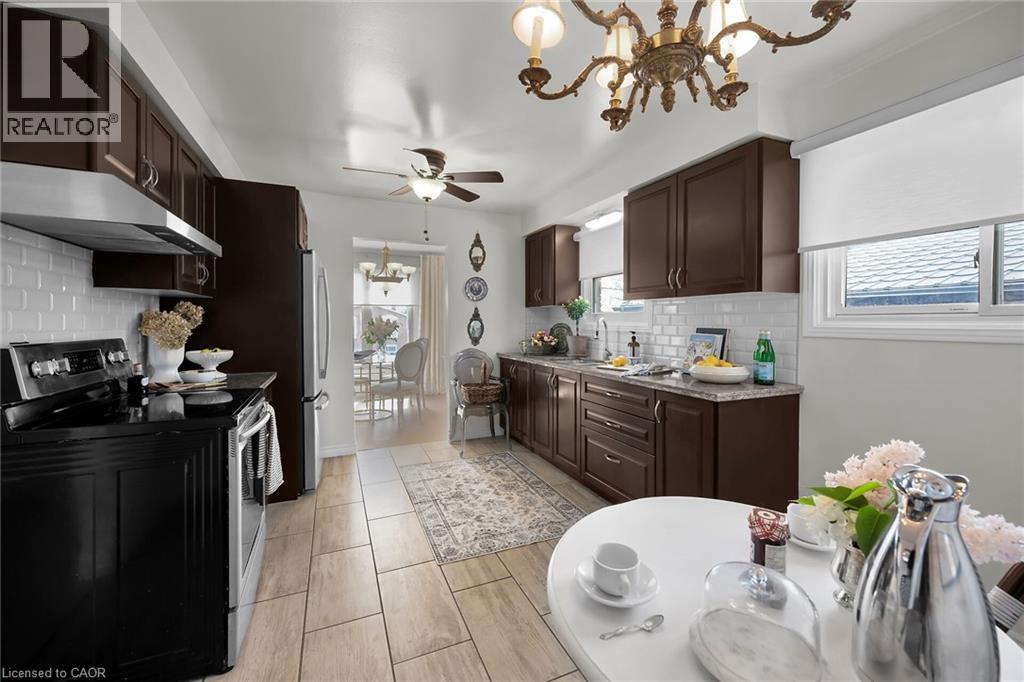 Photo 33 of 567 Queen Victoria Drive, Hamilton ON