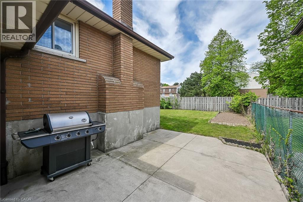 Photo 23 of 567 Queen Victoria Drive, Hamilton ON