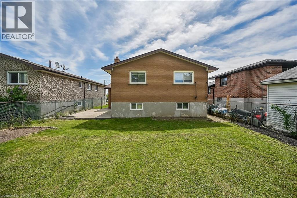Photo 31 of 567 Queen Victoria Drive, Hamilton ON