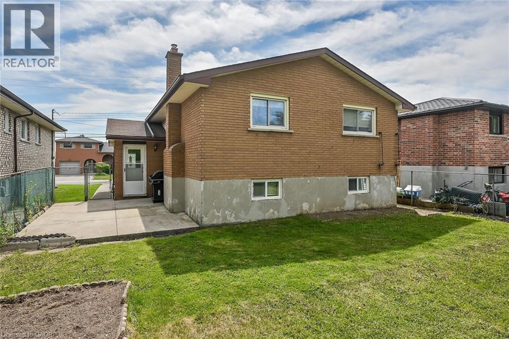 Photo 22 of 567 Queen Victoria Drive, Hamilton ON