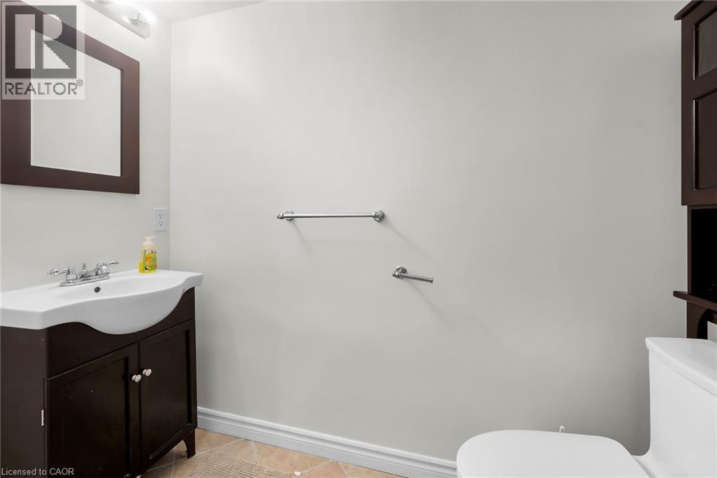 Photo 34 of 567 Queen Victoria Drive, Hamilton ON