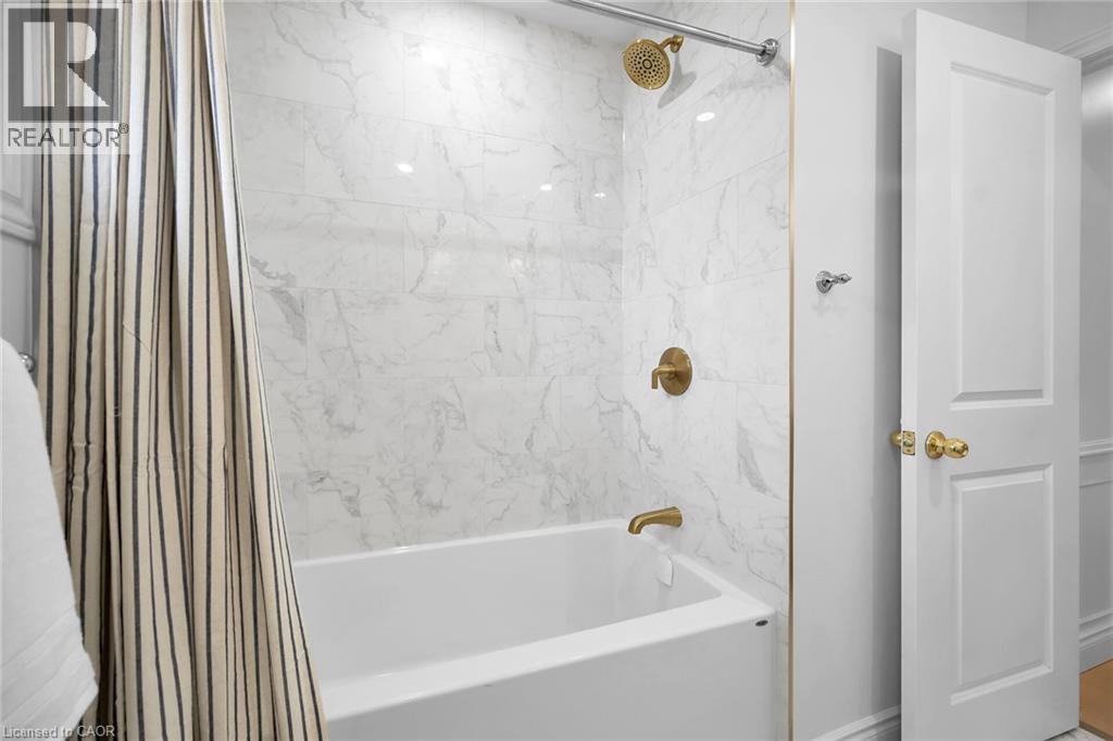 Photo 21 of 567 Queen Victoria Drive, Hamilton ON
