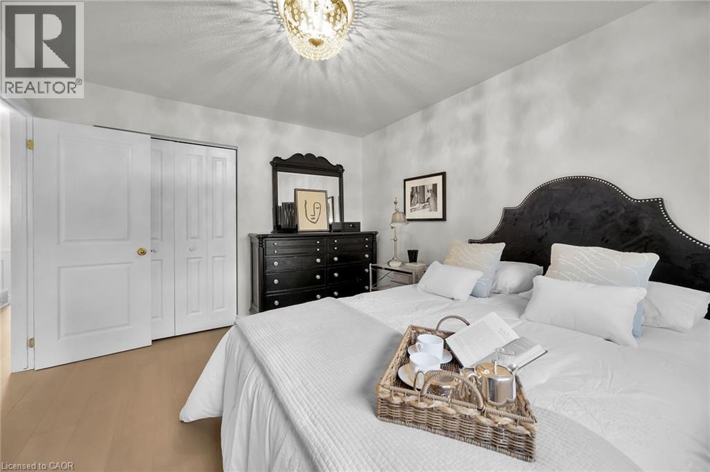 Photo 46 of 567 Queen Victoria Drive, Hamilton ON