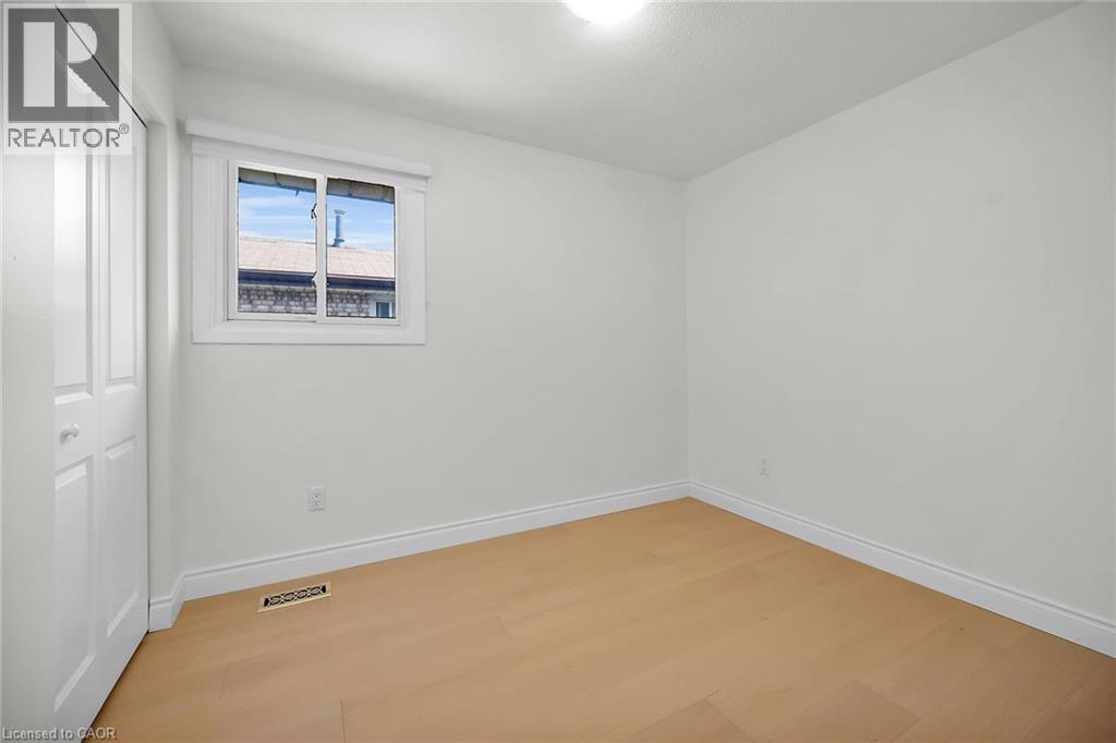 Photo 43 of 567 Queen Victoria Drive, Hamilton ON