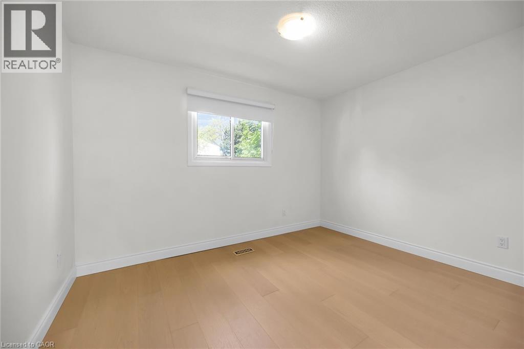 Photo 29 of 567 Queen Victoria Drive, Hamilton ON