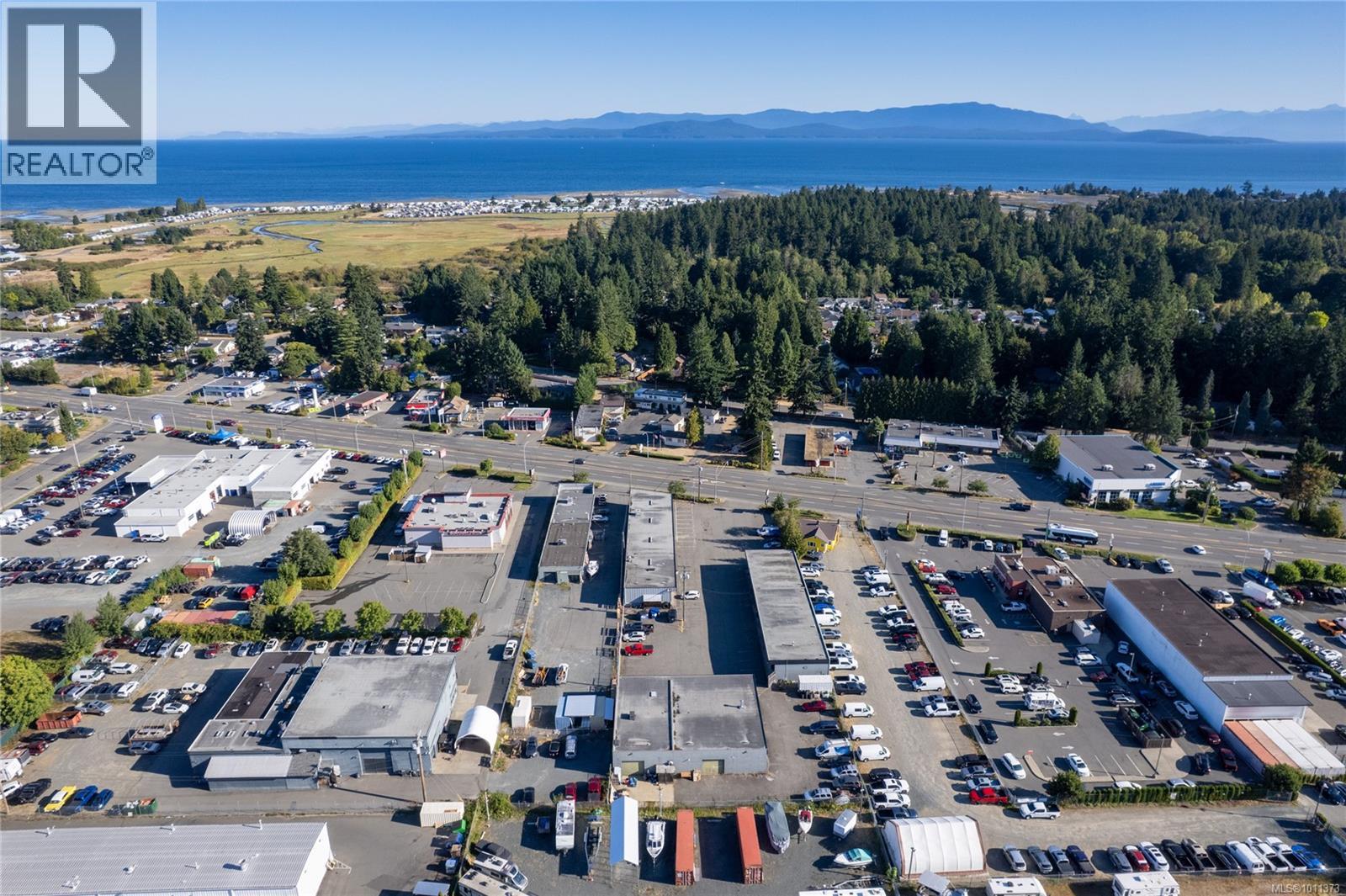 Photo 33 of 464 Island Hwy E, Parksville BC