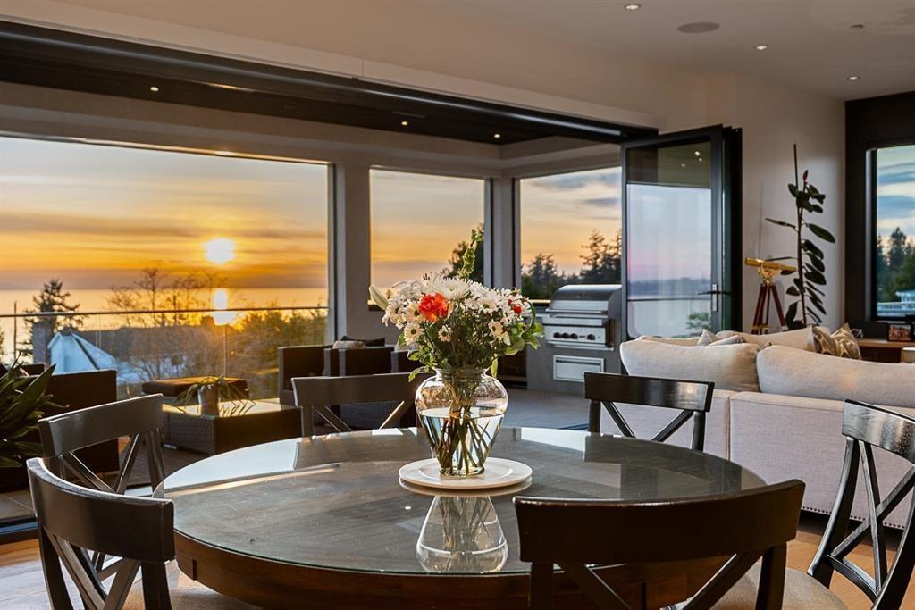 Photo 11 of 14448 Blackburn Crescent, White Rock BC