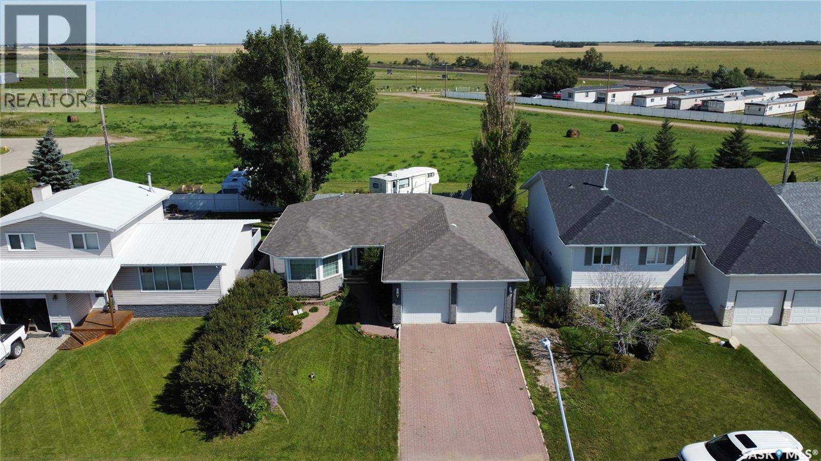 Photo 1 of 210 3rd Street E, Vanscoy SK