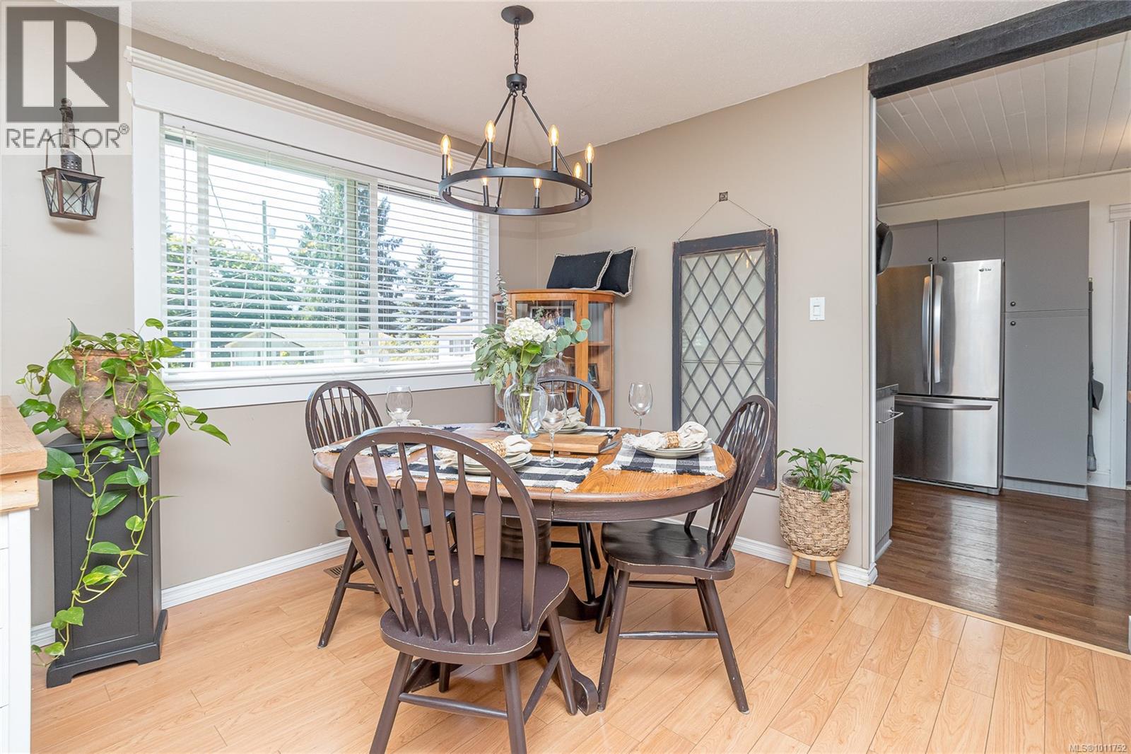 Photo 3 of 1872 Valleyview Pl, Duncan BC