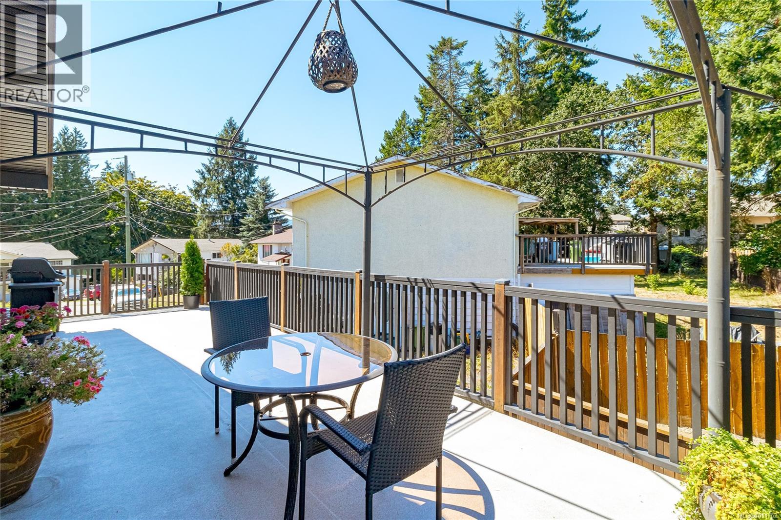 Photo 13 of 1872 Valleyview Pl, Duncan BC