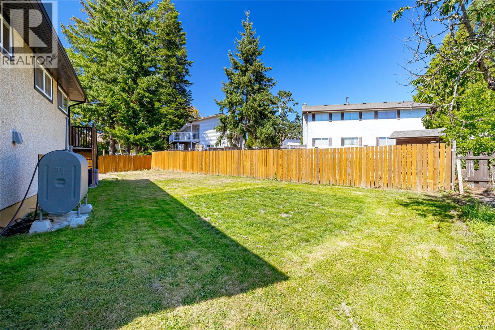 Photo 2 of 1872 Valleyview Pl, Duncan BC