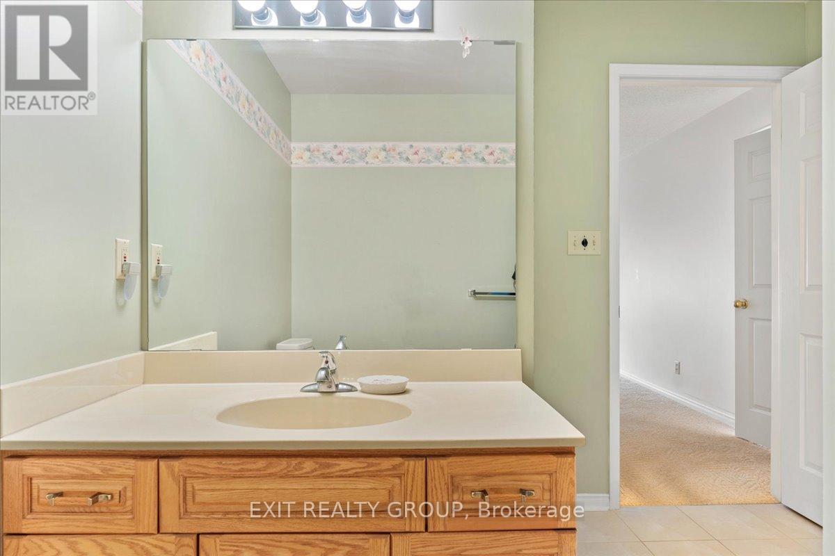 Photo 33 of 117 52 Tripp Boulevard, Quinte West ON