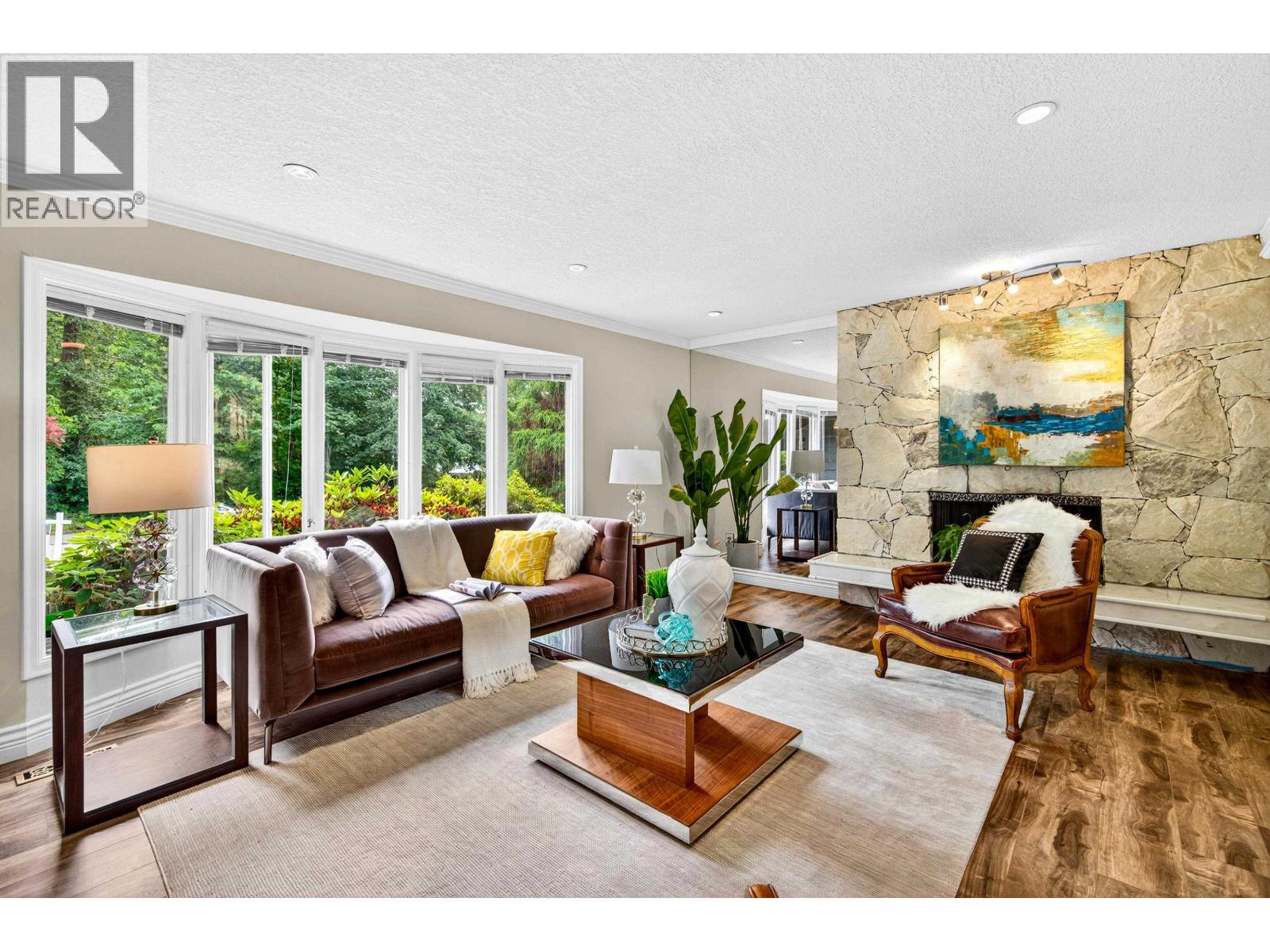 Photo 5 of 2453 Phillips Place, Burnaby BC