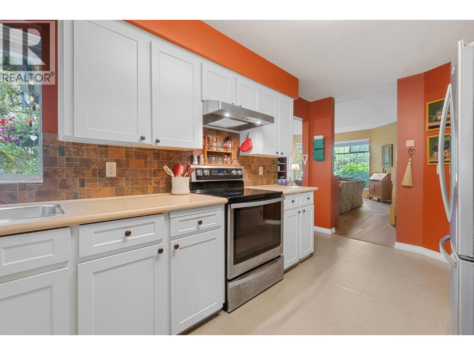 Photo 15 of 1330 Cimarron Drive, Coquitlam BC