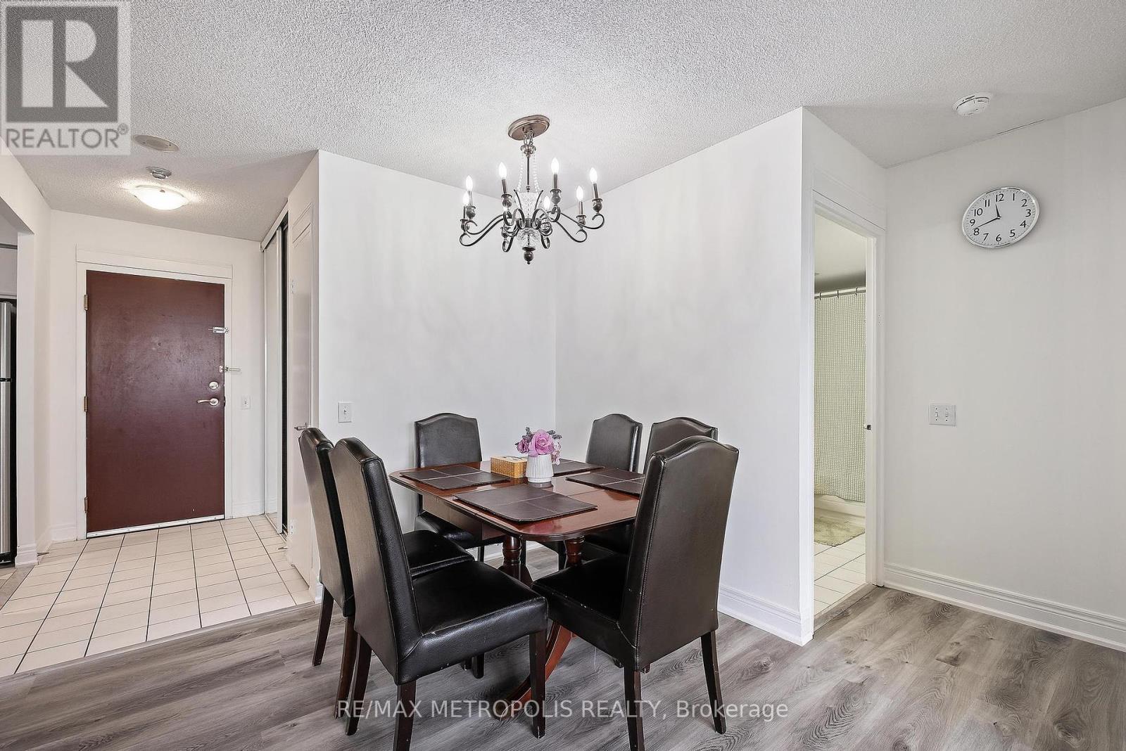 Photo 20 of 701 81 Townsgate Drive, Vaughan ON