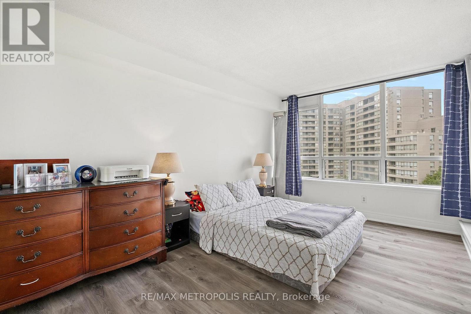 Photo 35 of 701 81 Townsgate Drive, Vaughan ON