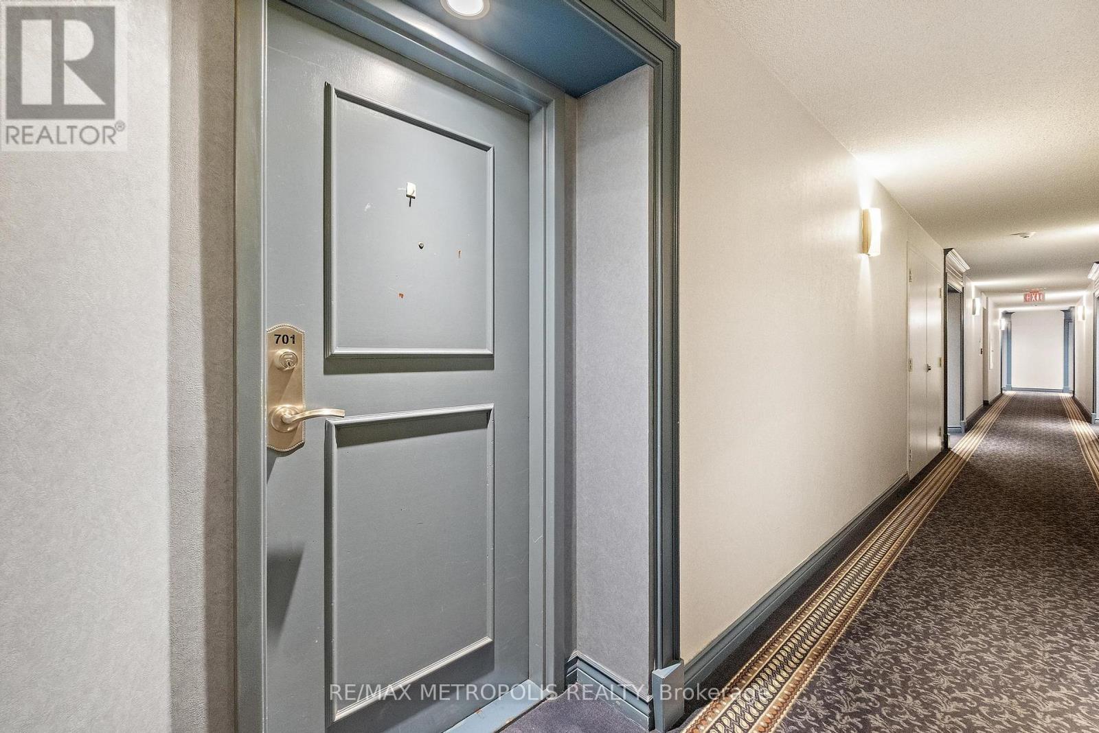 Photo 36 of 701 81 Townsgate Drive, Vaughan ON