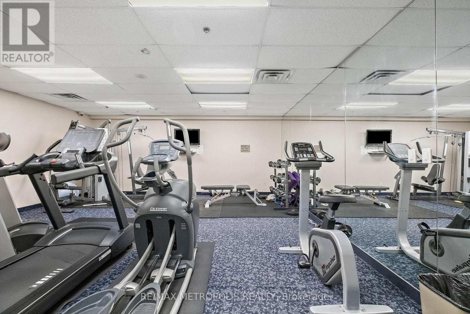 Photo 15 of 701 81 Townsgate Drive, Vaughan ON