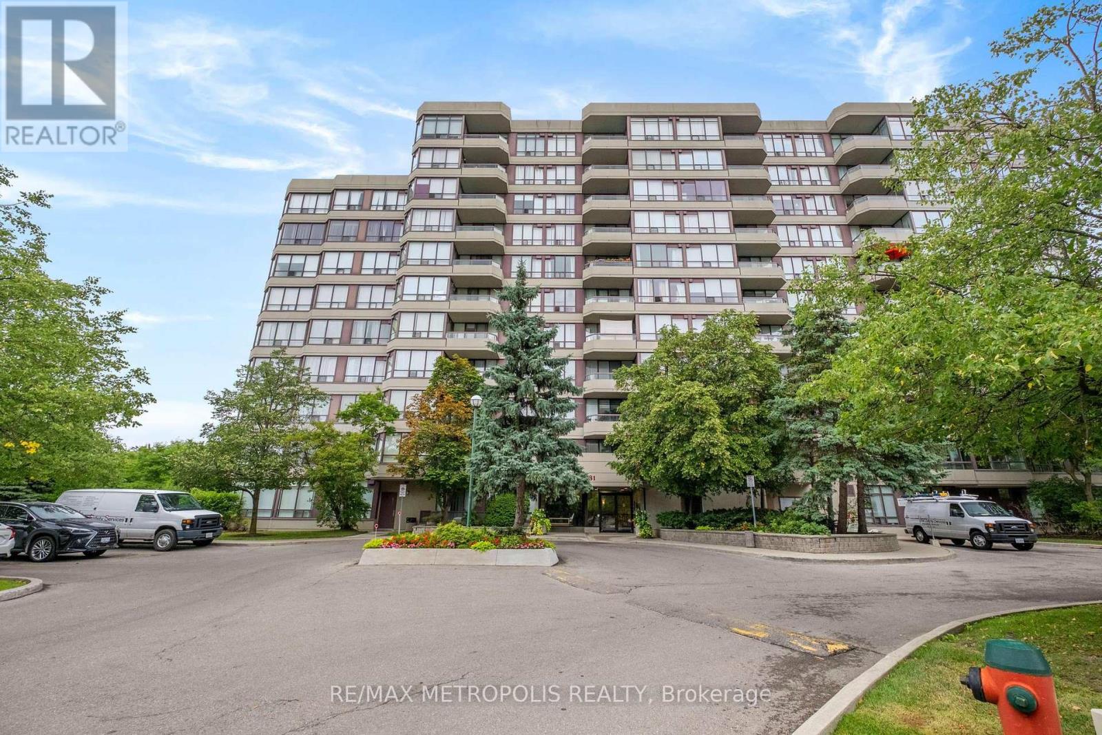Photo 26 of 701 81 Townsgate Drive, Vaughan ON