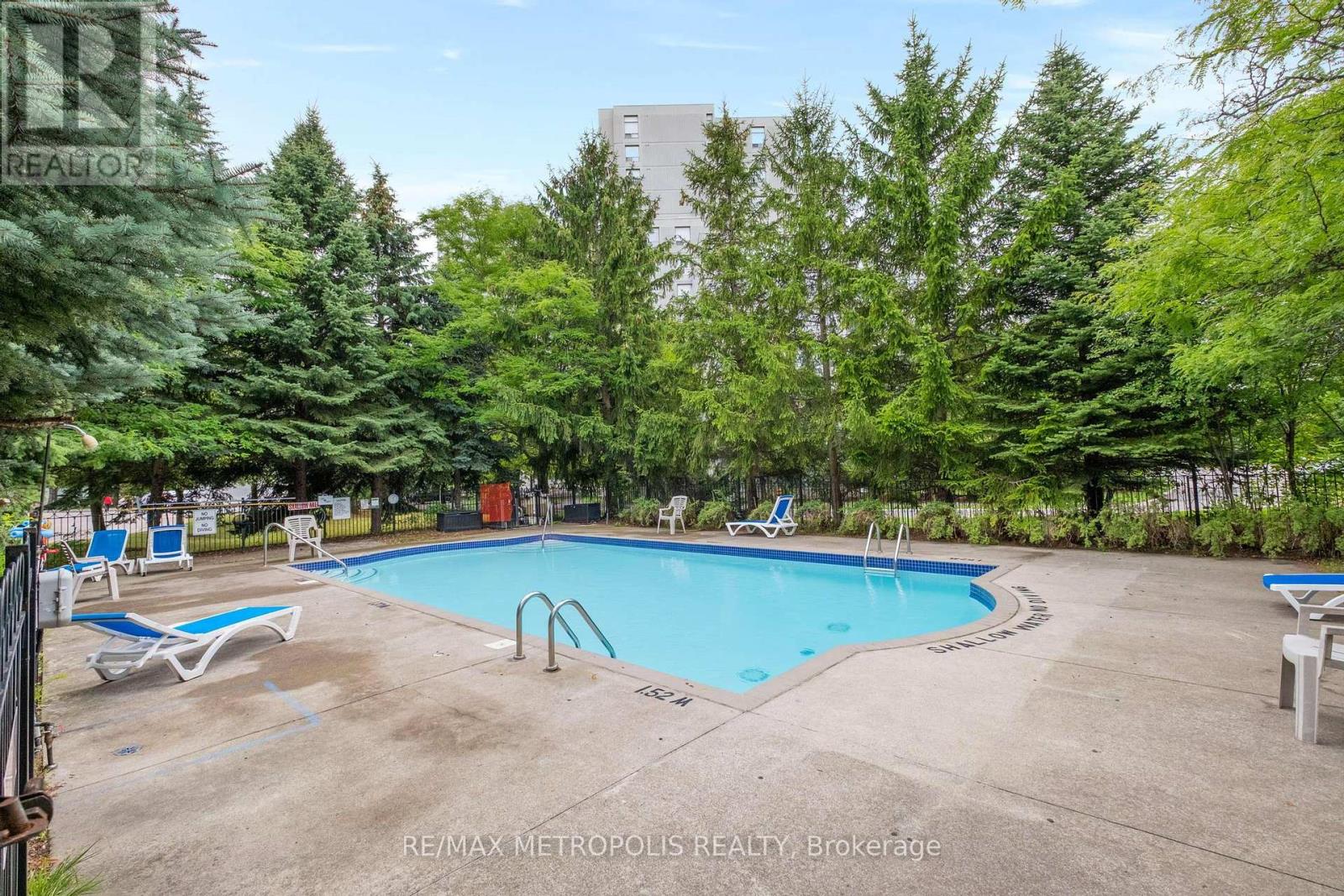 Photo 32 of 701 81 Townsgate Drive, Vaughan ON