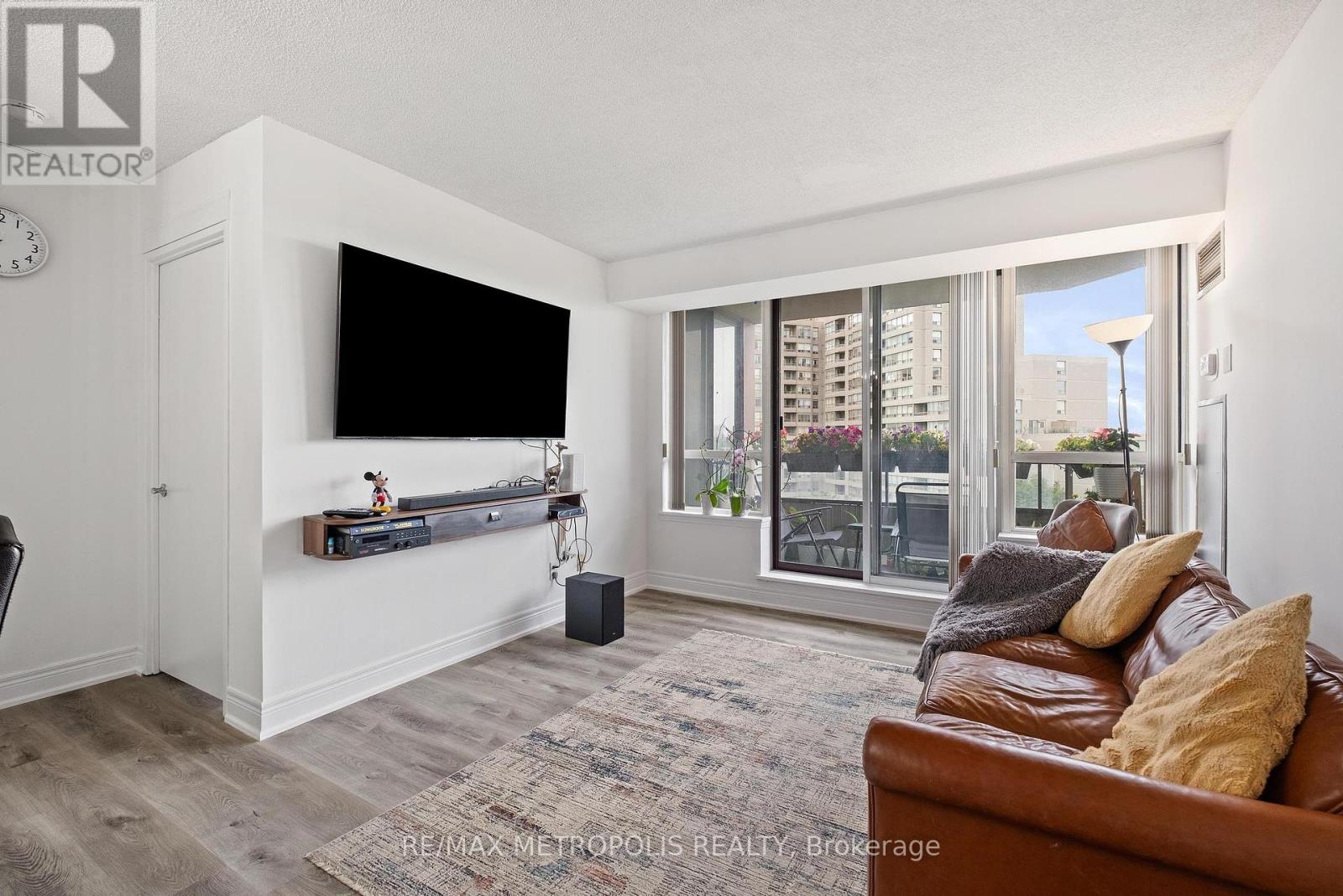 Photo 29 of 701 81 Townsgate Drive, Vaughan ON