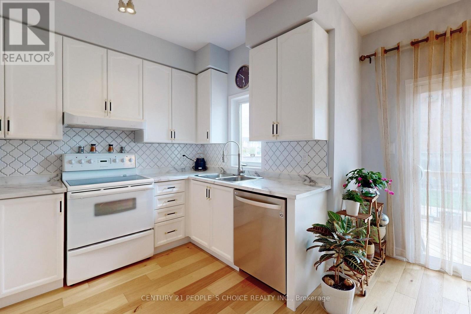 Photo 39 of 401 Cranston Park Avenue, Vaughan ON